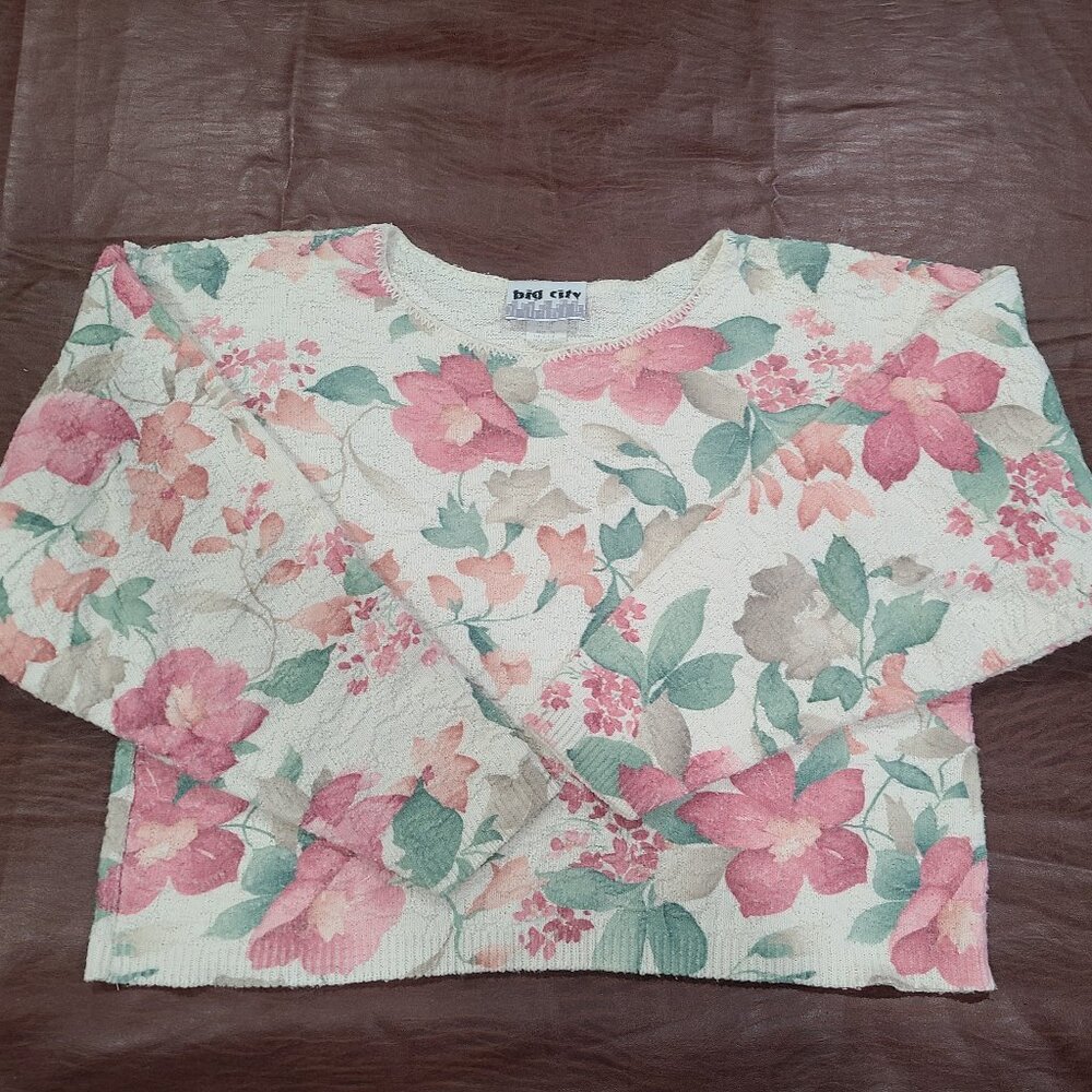 VINTAGE 1990s Big City Crop Floral Sweater Size M